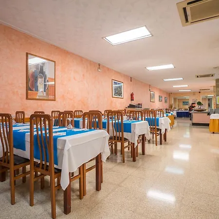 Checkin Montpalau 3* פינדה דה מר