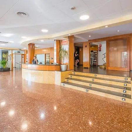 Checkin Montpalau מלון פינדה דה מר