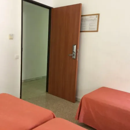Checkin Montpalau מלון 3*