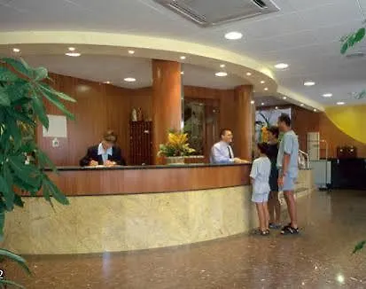 מלון Checkin Montpalau