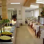 Checkin Montpalau Hotel 3*