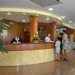 Отель Checkin Montpalau