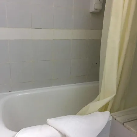 Checkin Montpalau Отель 3*