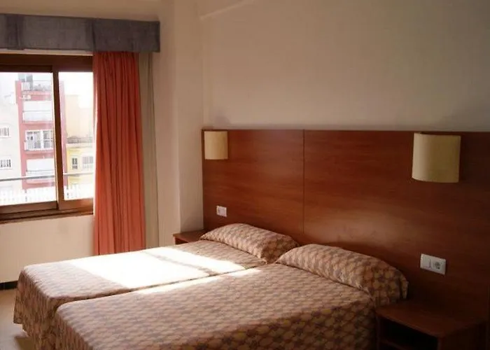 Checkin Montpalau Hotell 3*